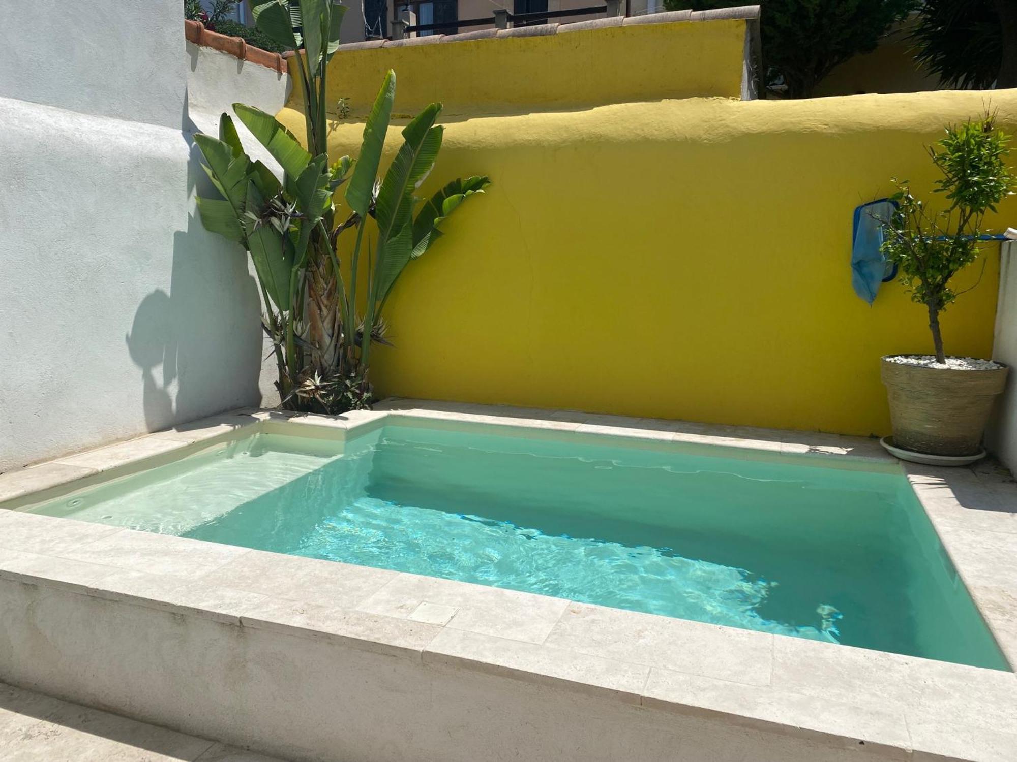 Maison Avec Piscine Bord De Holiday home Marseille