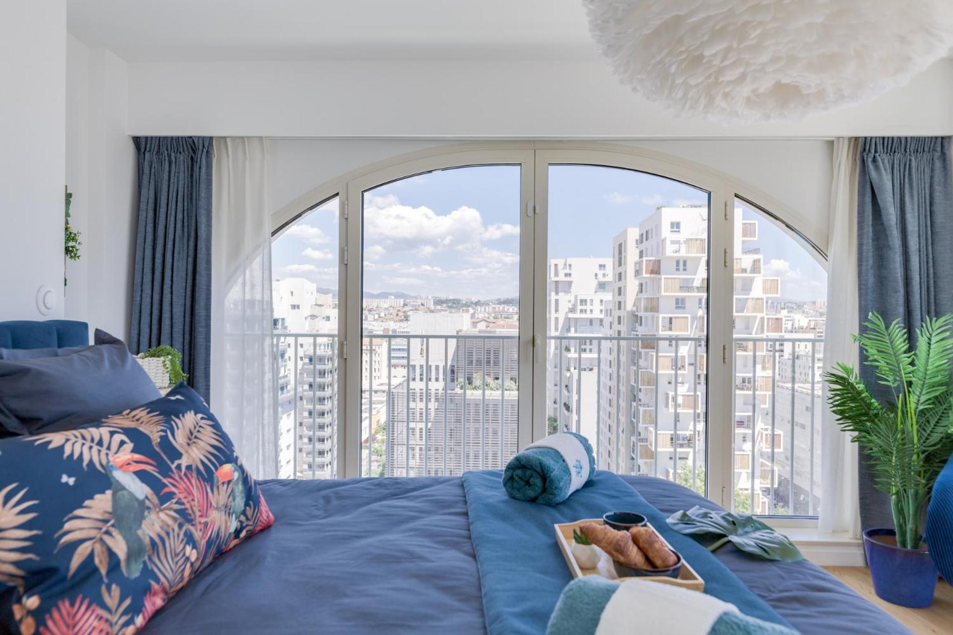 Luxe, Vue Et Parking Prive