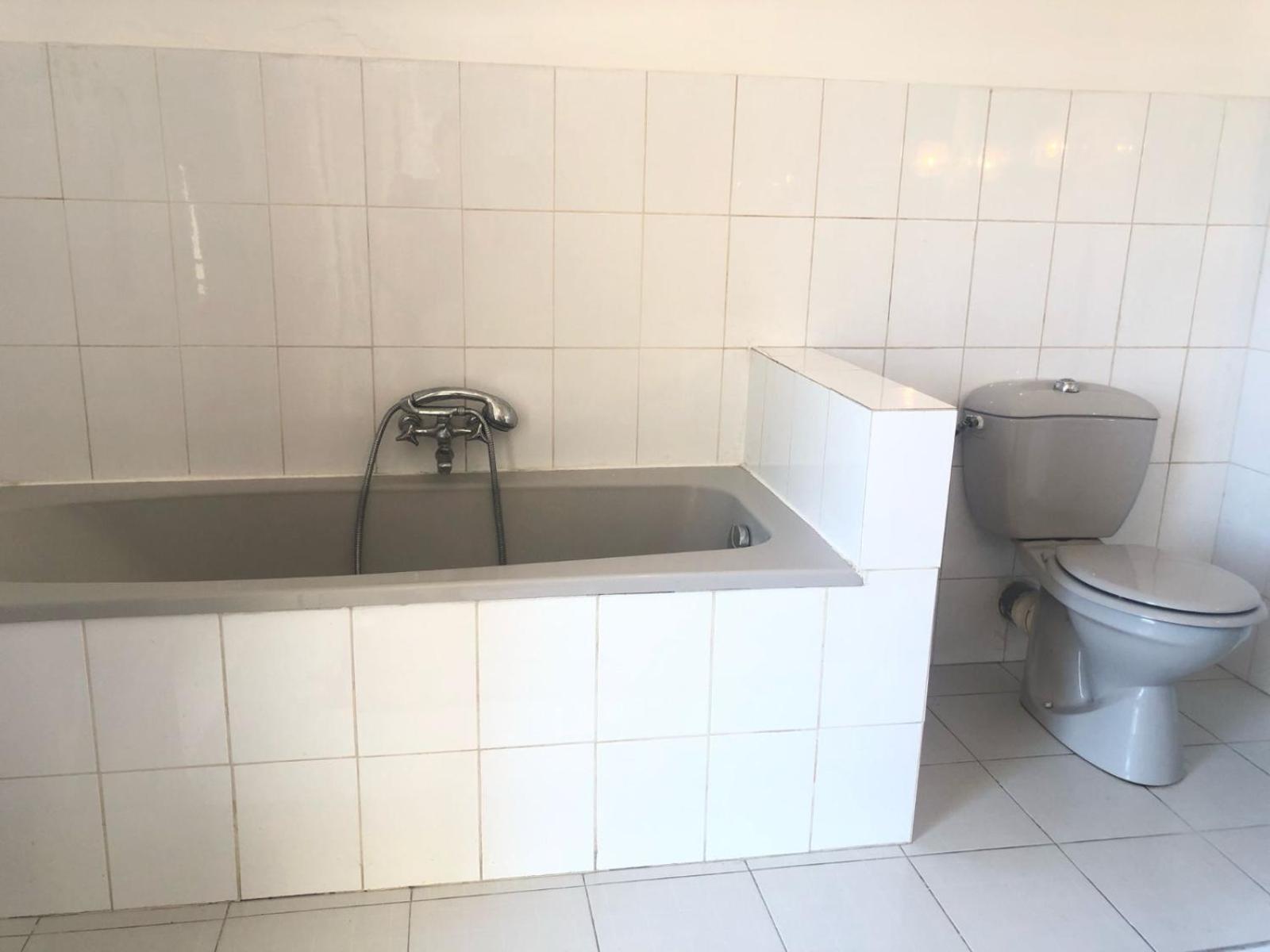 F Villa Marseilles