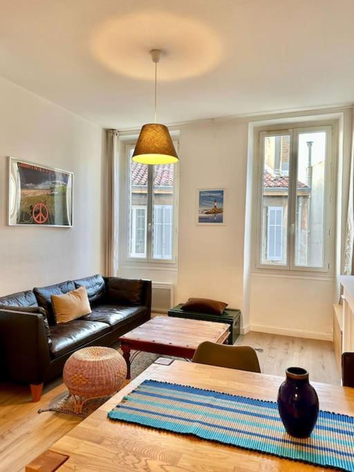 Apartment Joli T2 Avec Cachet La Plaine Cours Julien *