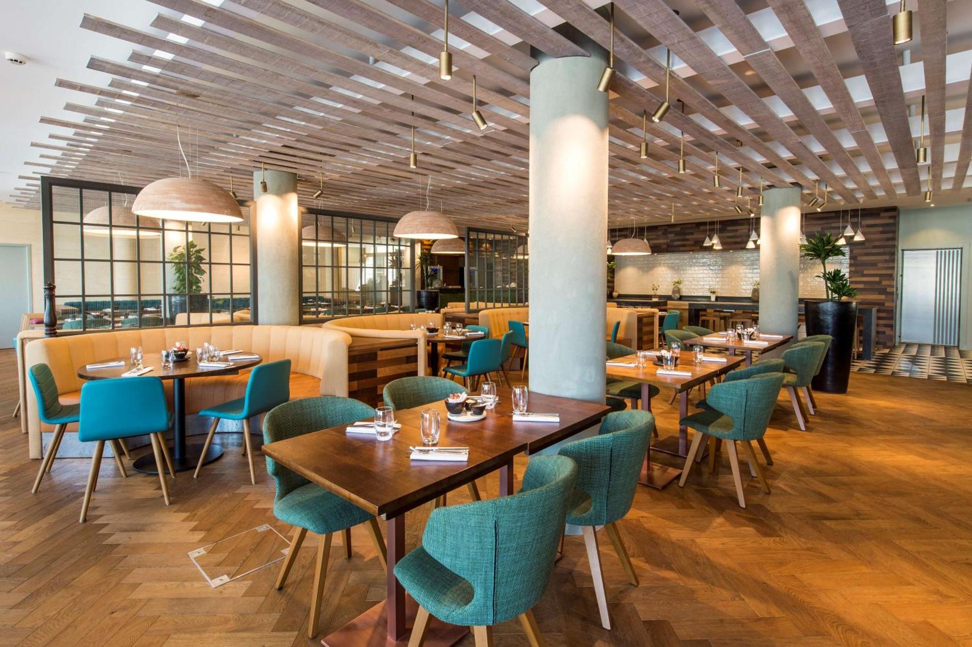 Khách sạn Radisson Blu Vieux Port