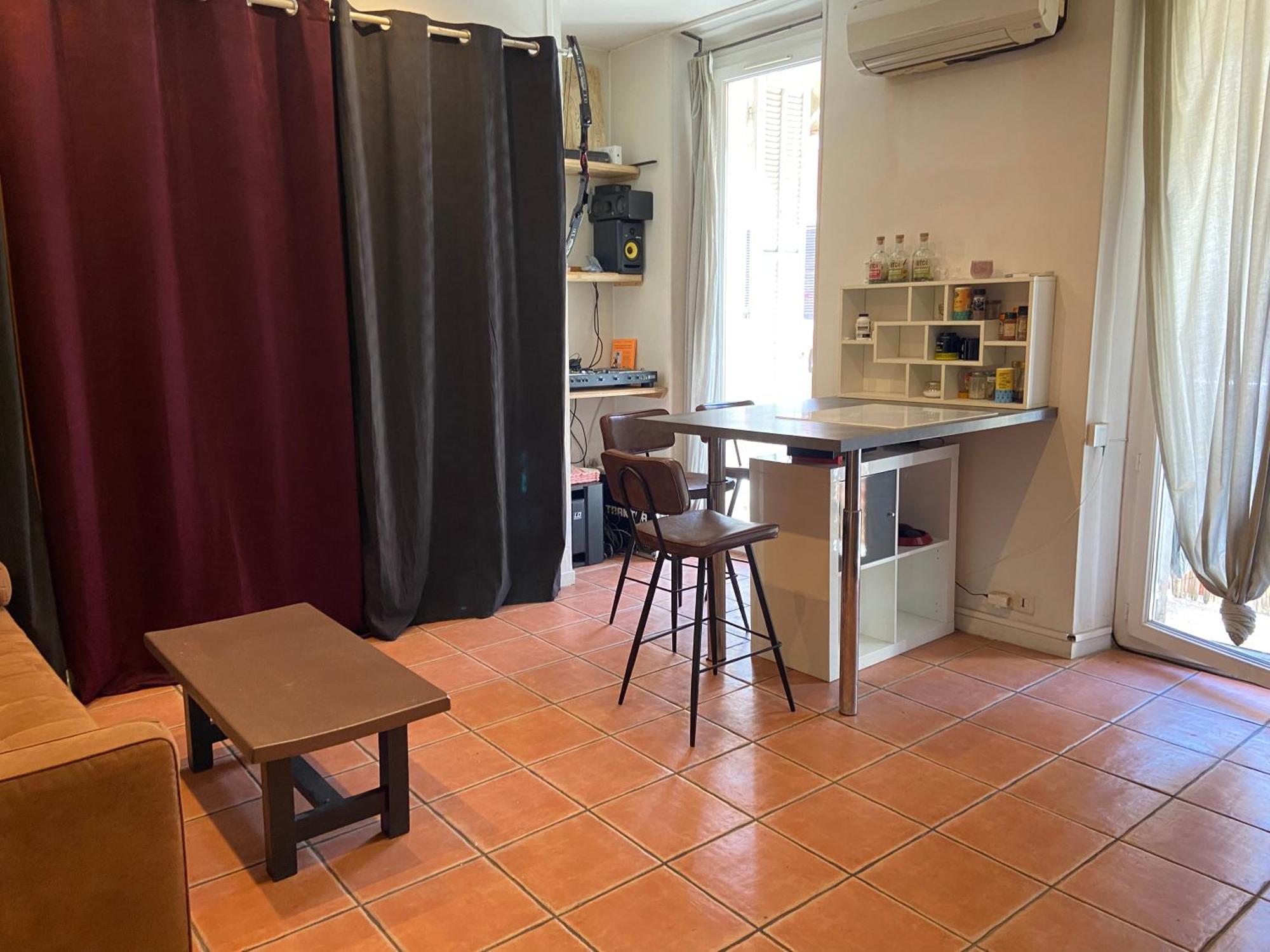 T2 13008 Apartment *