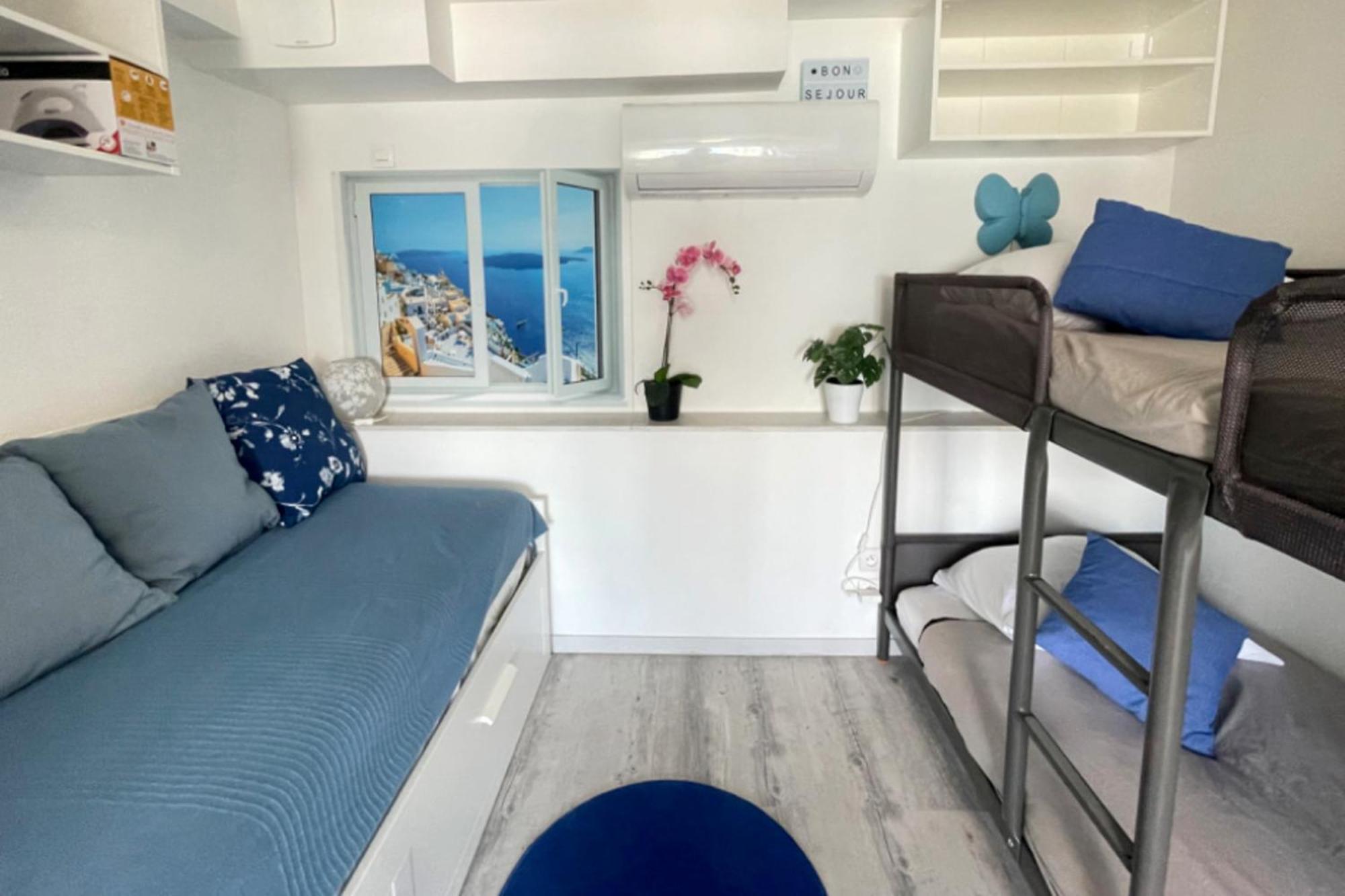Le Vrai Cabanon De La Pointe Rouge Marseilles
