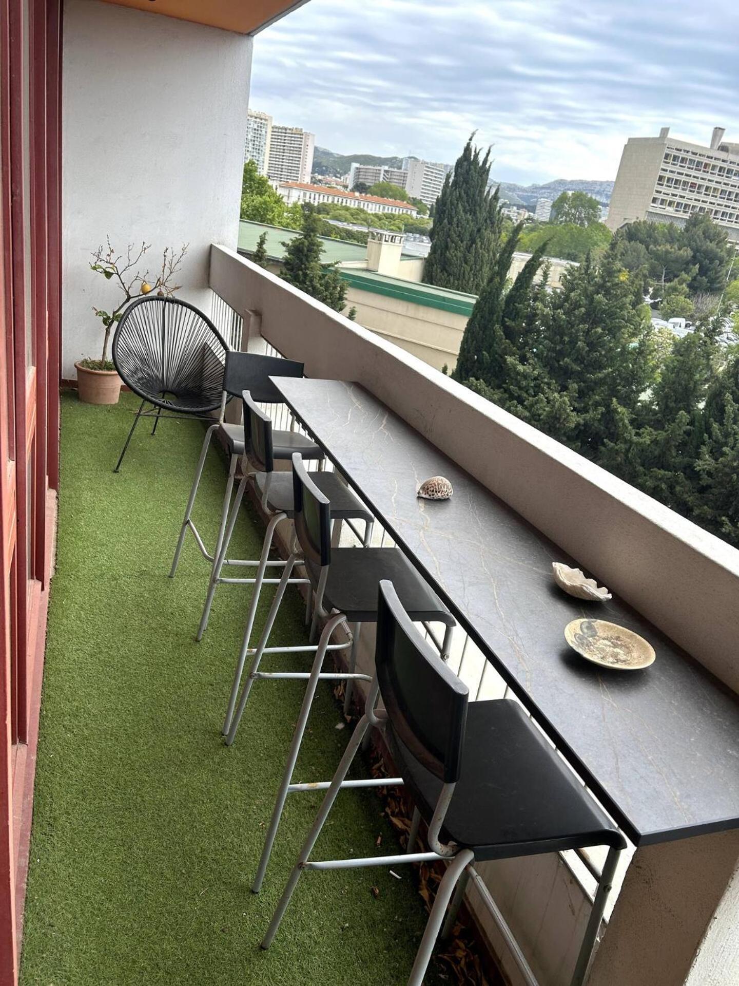 Duplex Entre Plages Et Stade Velodrome