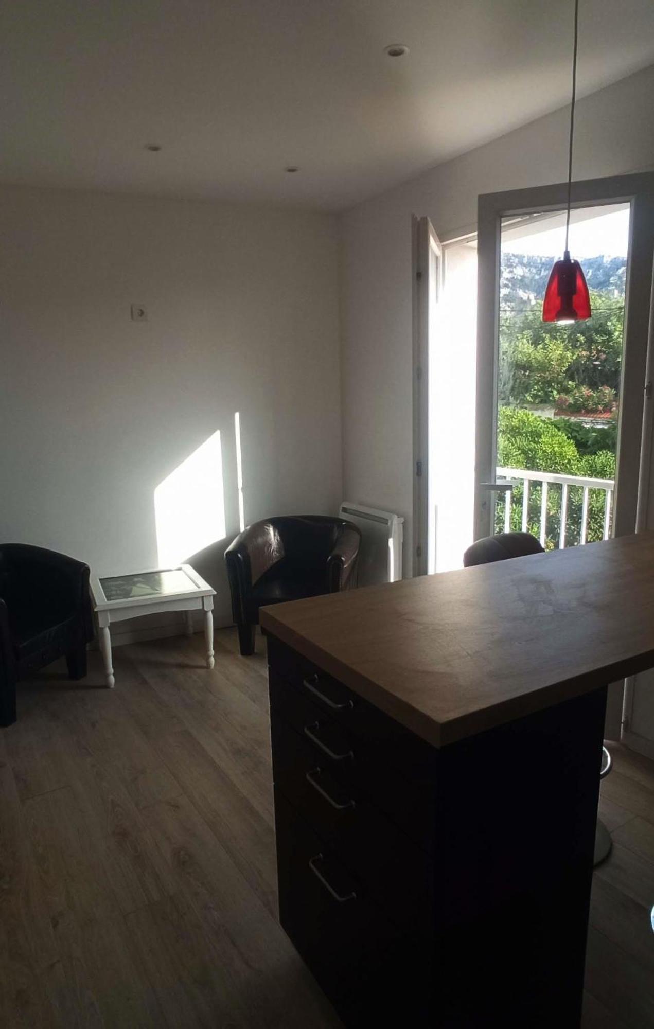 2 Pieces A 150 M De La Apartment *