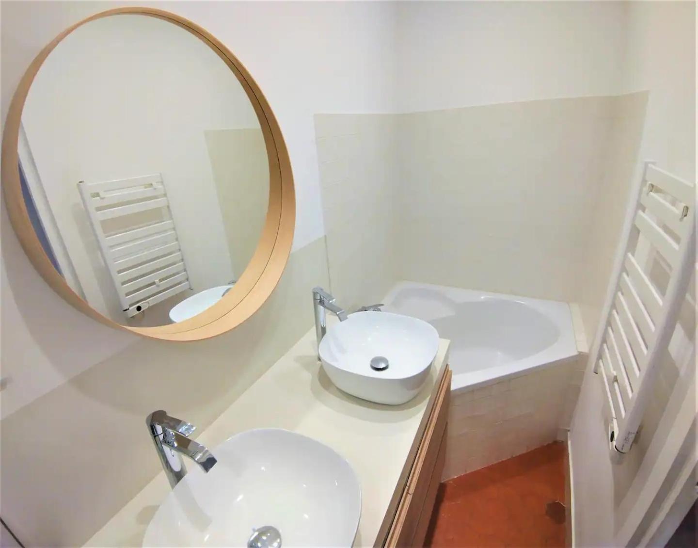 Lumineux 4 Chambres, Clim Et Equipe Apartment