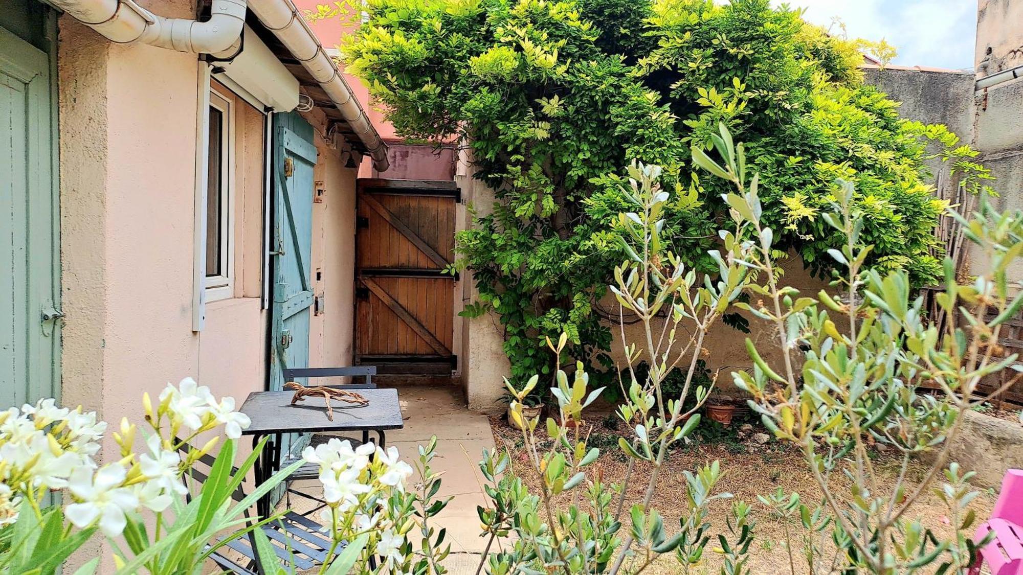 Hébergement de vacances Jolie Maisonnette En Bord De Avec Jardin