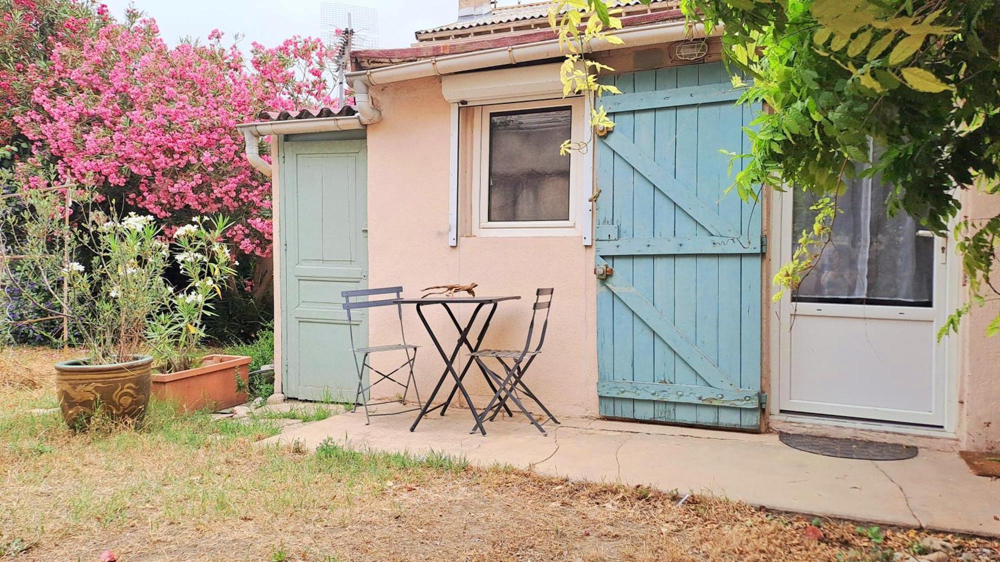 Jolie Maisonnette En Bord De Avec Jardin Hébergement de vacances *