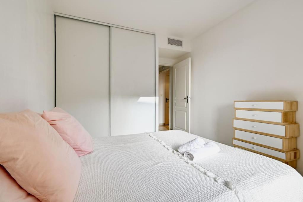 Apartment Duplex Design, Calme, Au Vallon Des Auffes, Bord De Marseille