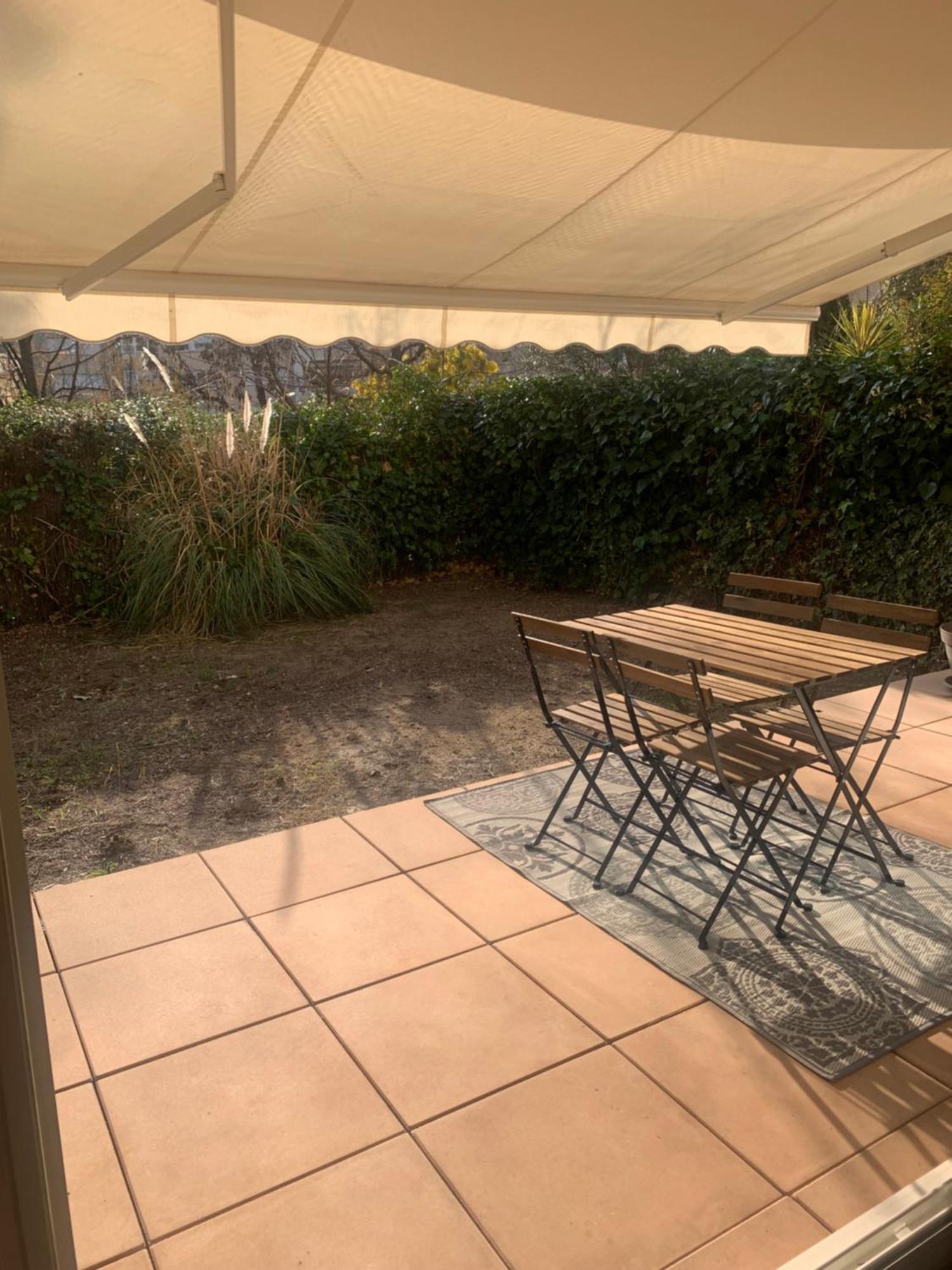 Petit Cocon Dans Le 8 Eme Apartment *