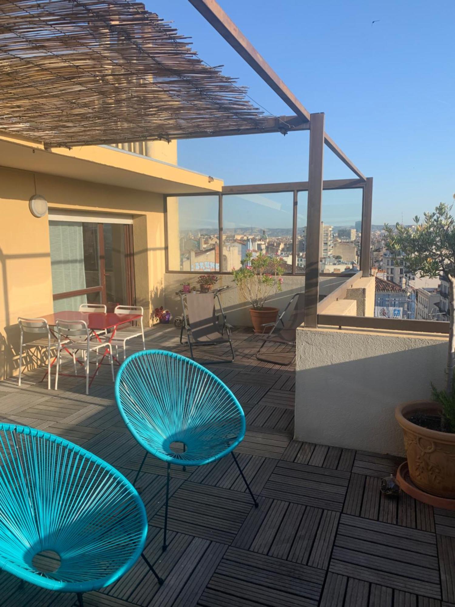 Joli Avec Belle Terrasse Apartamento Marselha