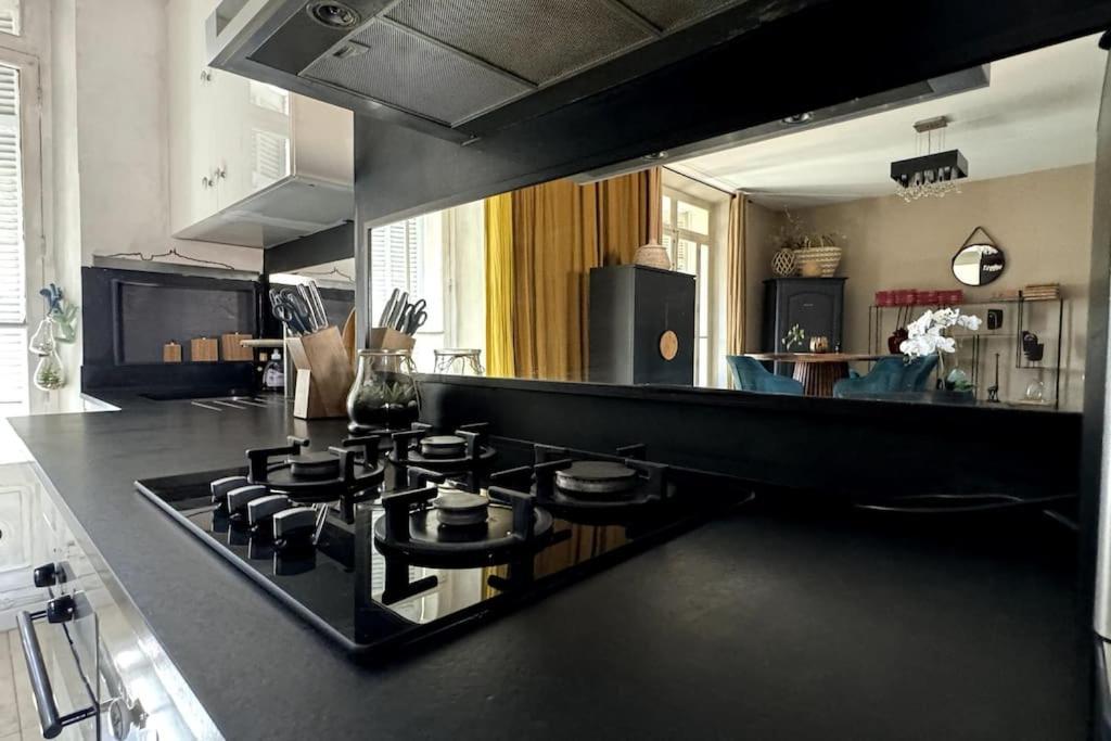 Sur Les Toits Du Vieux Port Apartment *