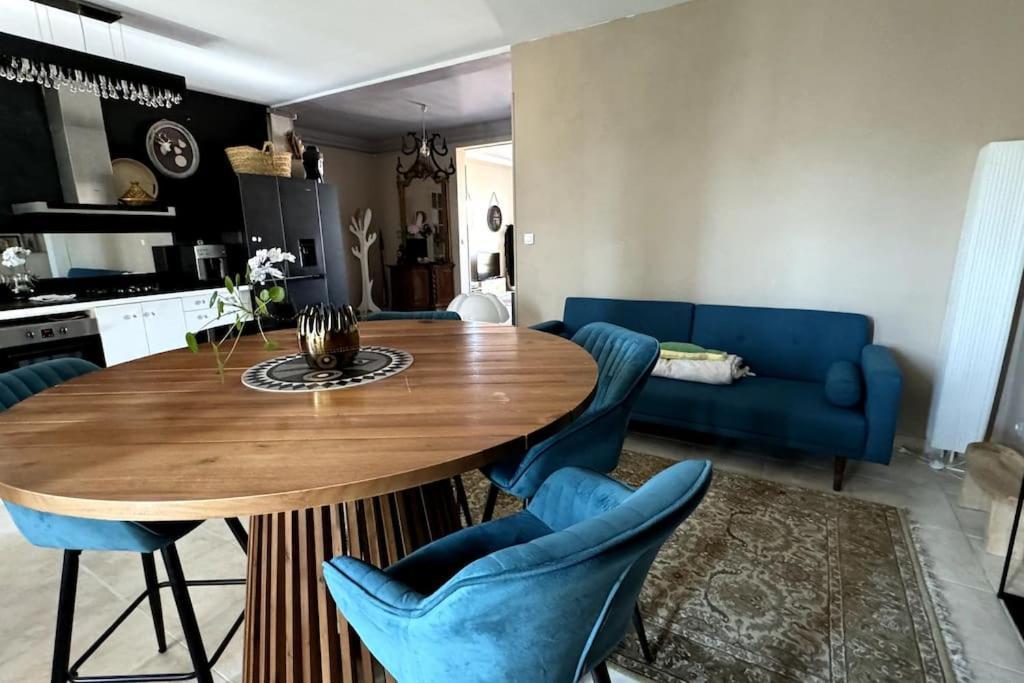 Sur Les Toits Du Vieux Port Apartment *