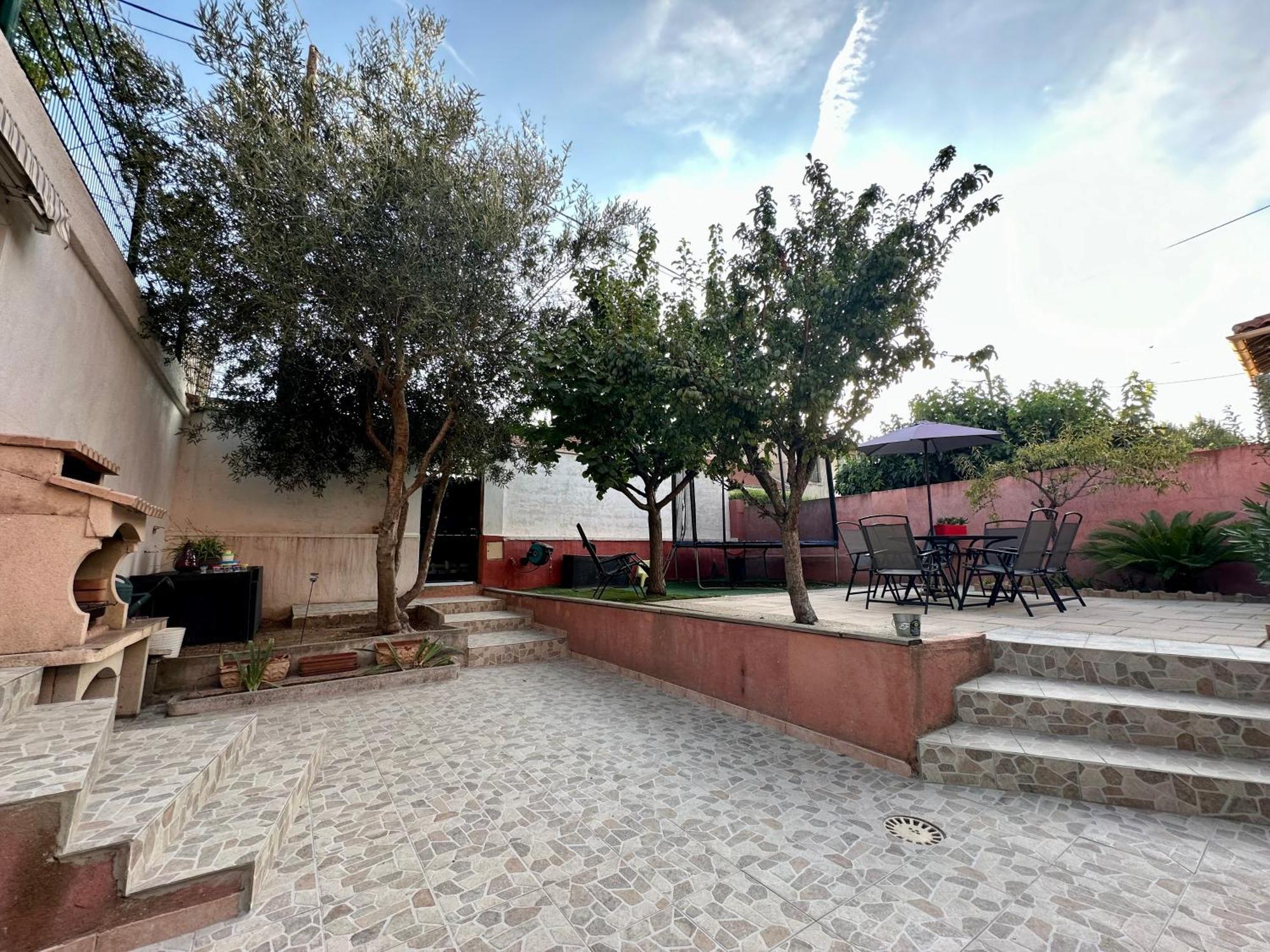 Holiday home Casa Terra Rossa Le Confort Creatif Au Coeur De Marseille