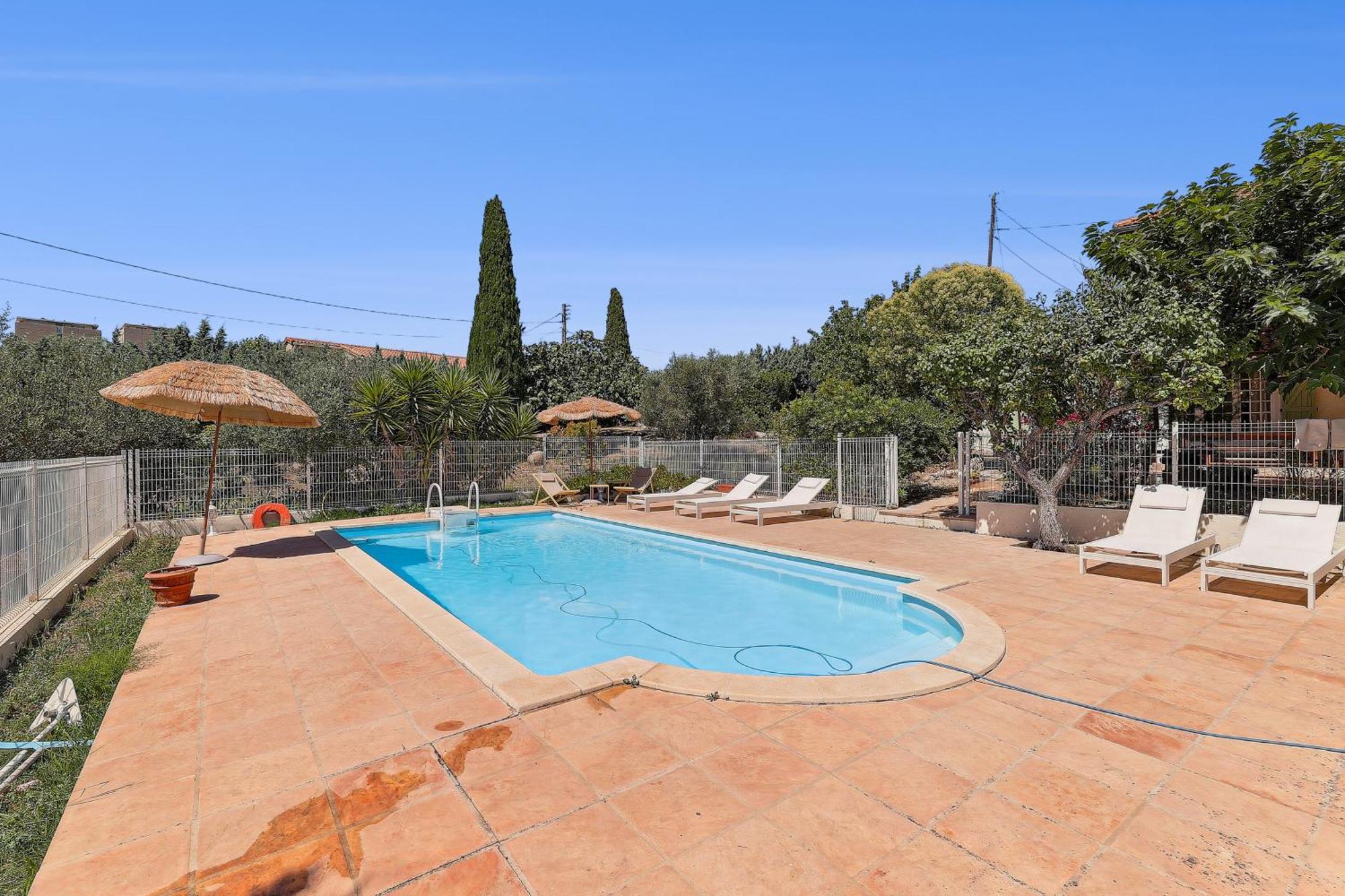 Holiday home Charmante Maison Sur Marseille