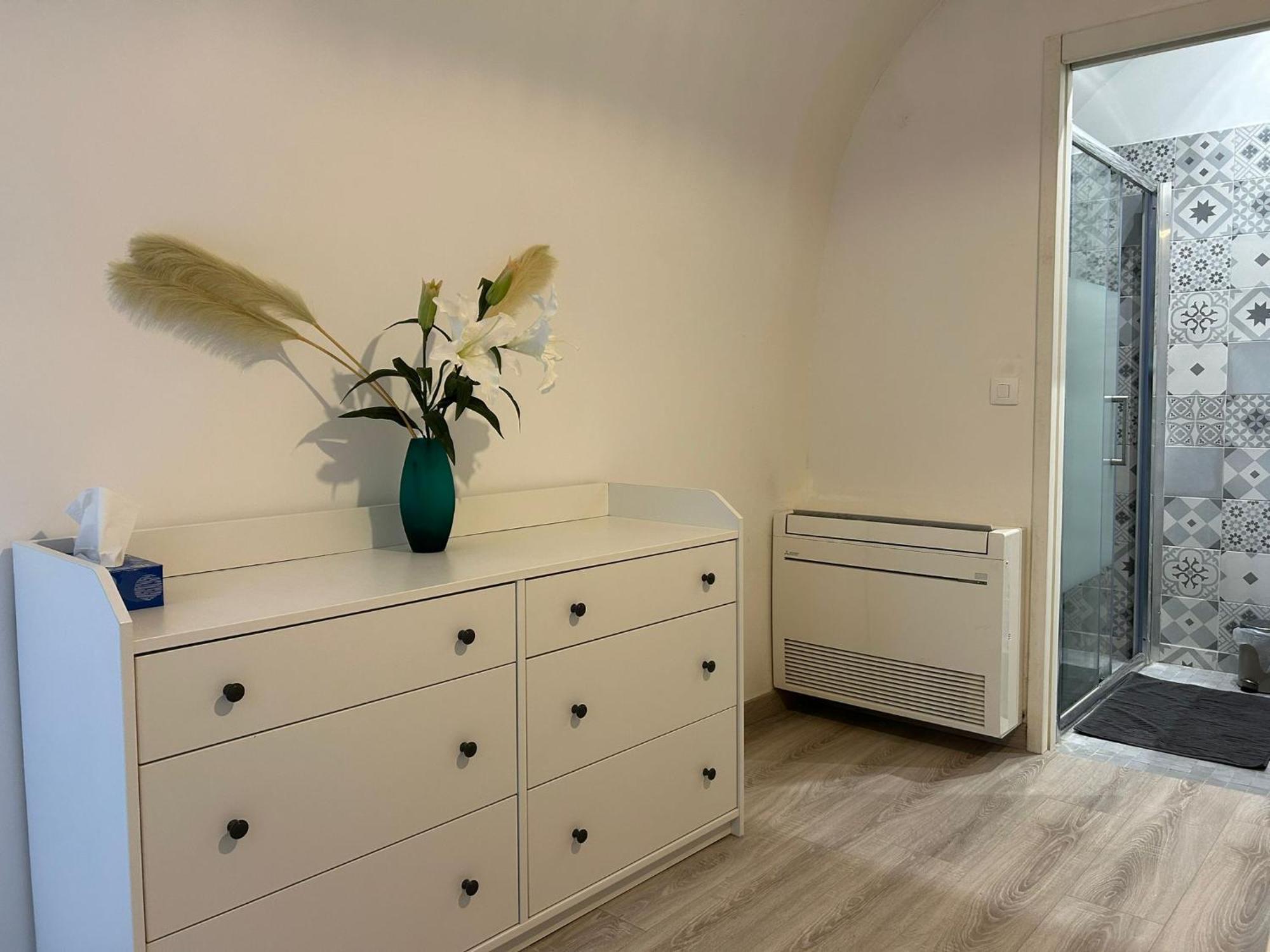 Apartment Au Coeur Du Vieux-port - Cosy Au Calme - 2 Avec Sa Cour Privee - La Criee Marseille
