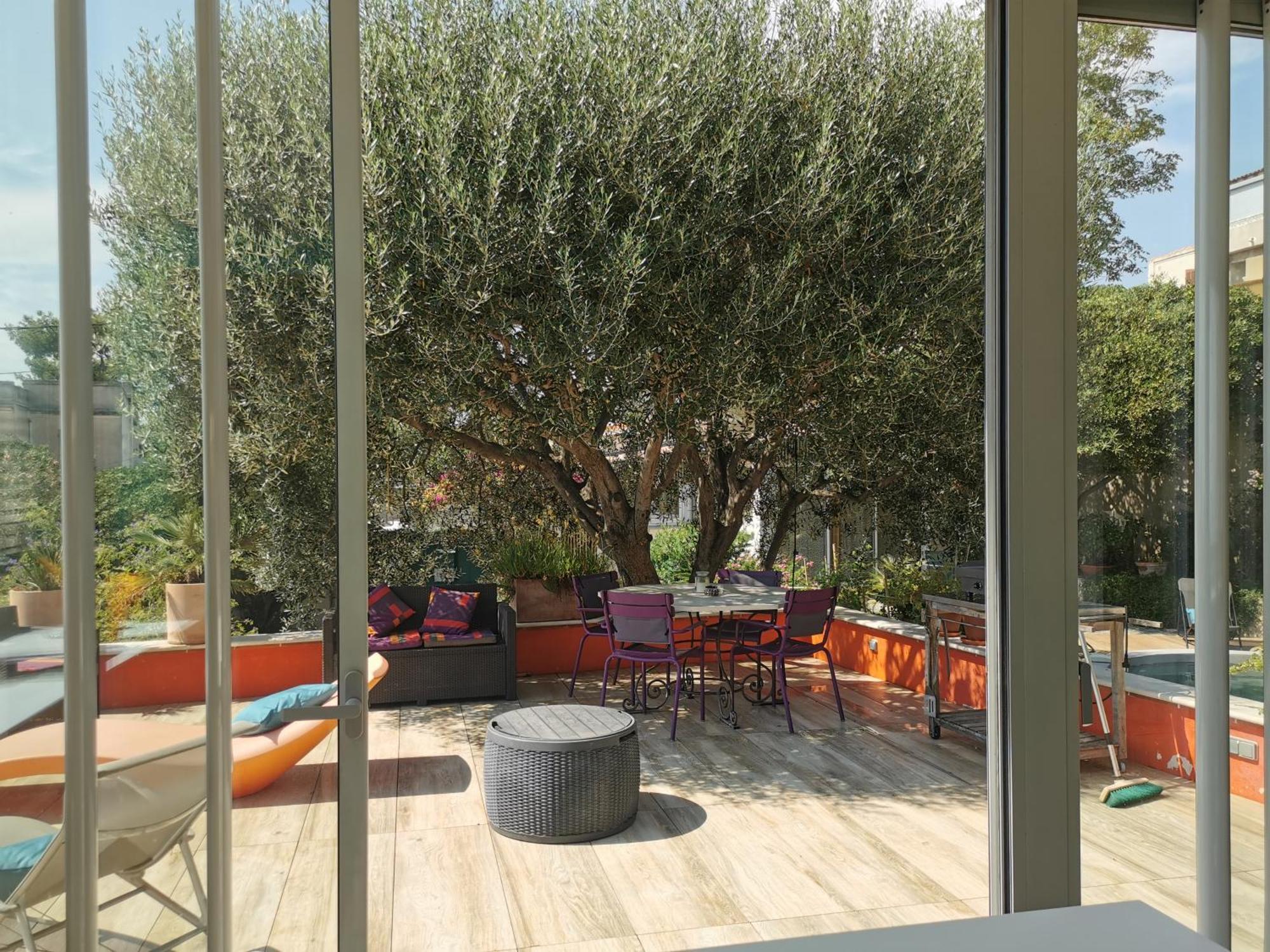 Helios - Vue Mer, Terrasse, Jardin, Piscine, Parking * Marseille