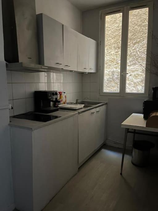 Felix Yourhosthelper Apartment