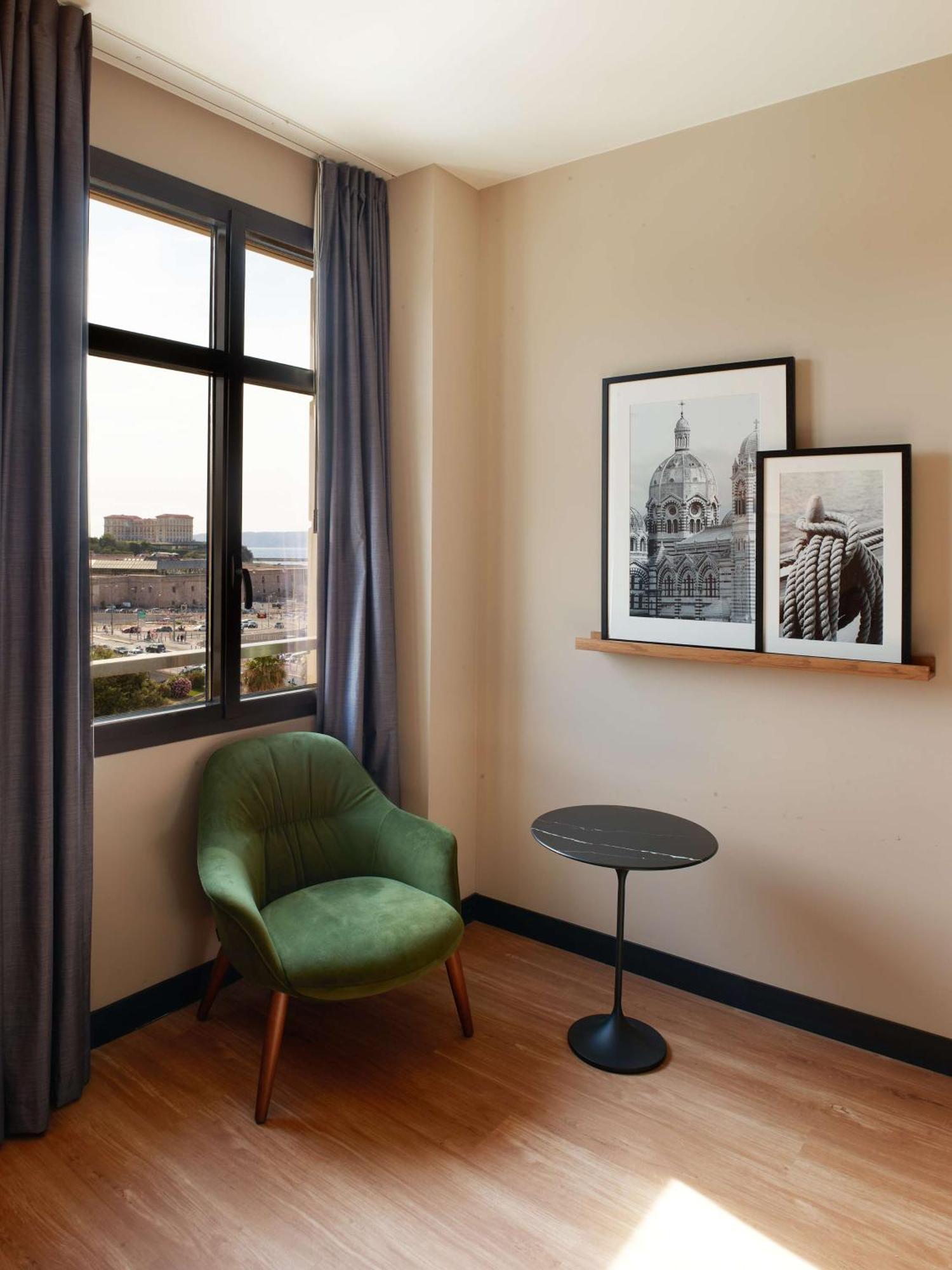 Radisson Blu Vieux Port Khách sạn 4*
