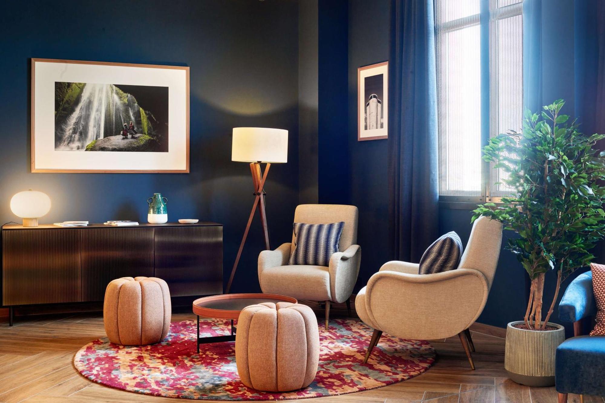 Khách sạn Radisson Blu Vieux Port 4*