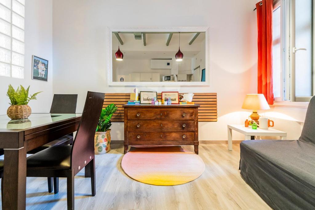 Artistique Pour 4 Au Coeur Du Panier Aparthotel Marseilles