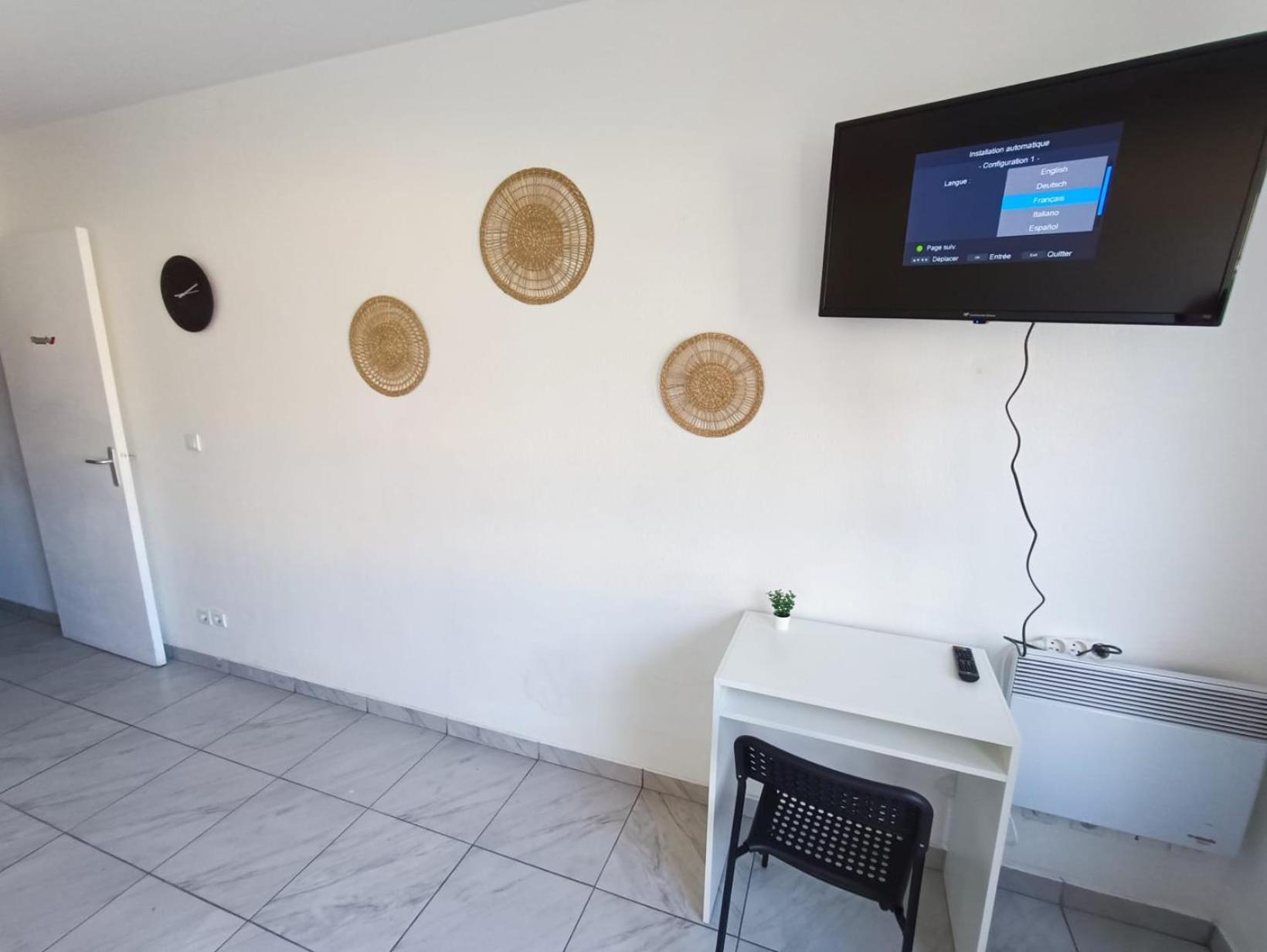 Appartement Grand Studio Tout équipe à 6min De St Charles *