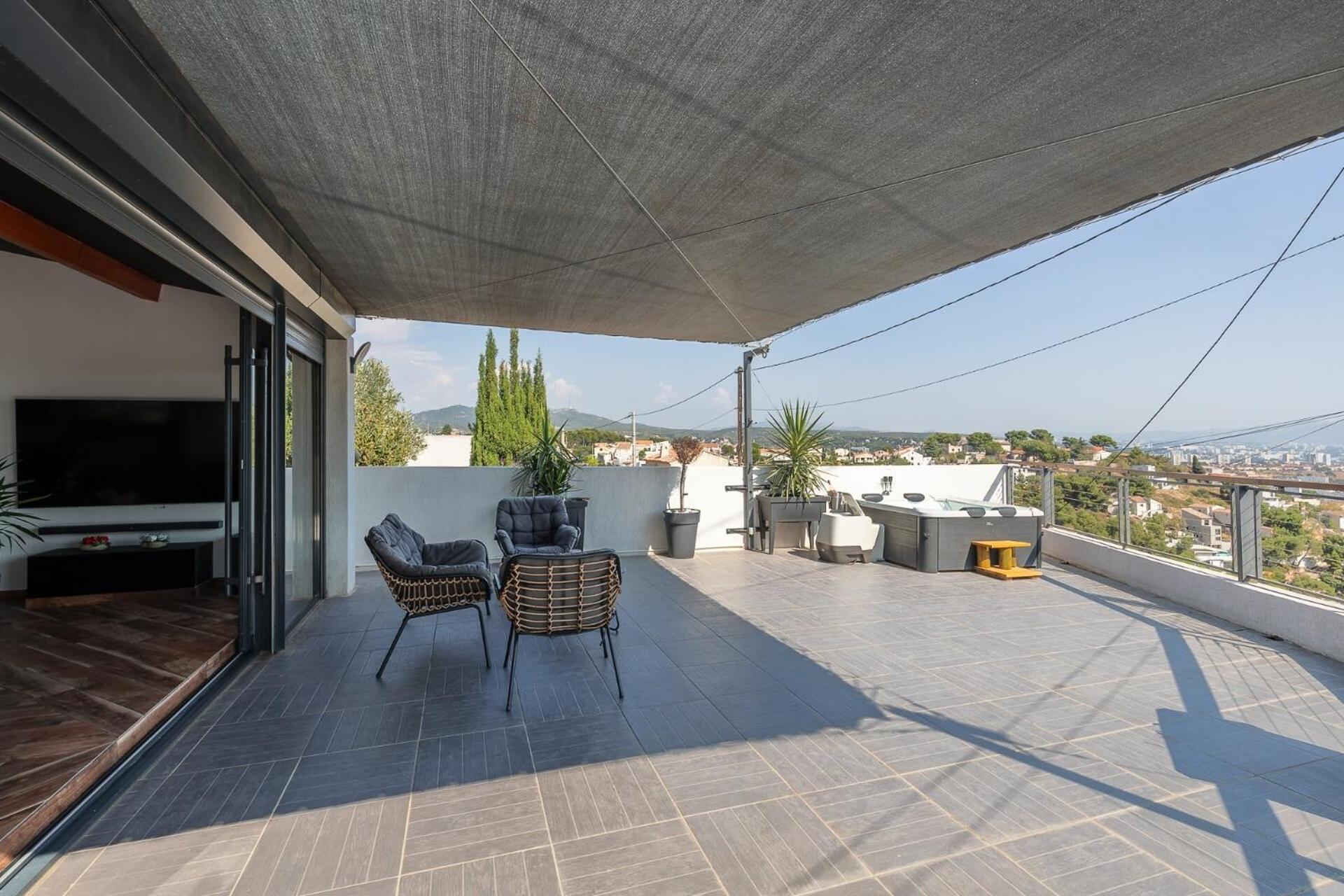 Bella Piscine & Jacuzzi Villa *