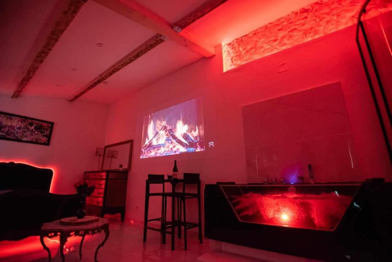 Apartment Maisonnette Romantique Avec Balneotherapie - Redroom