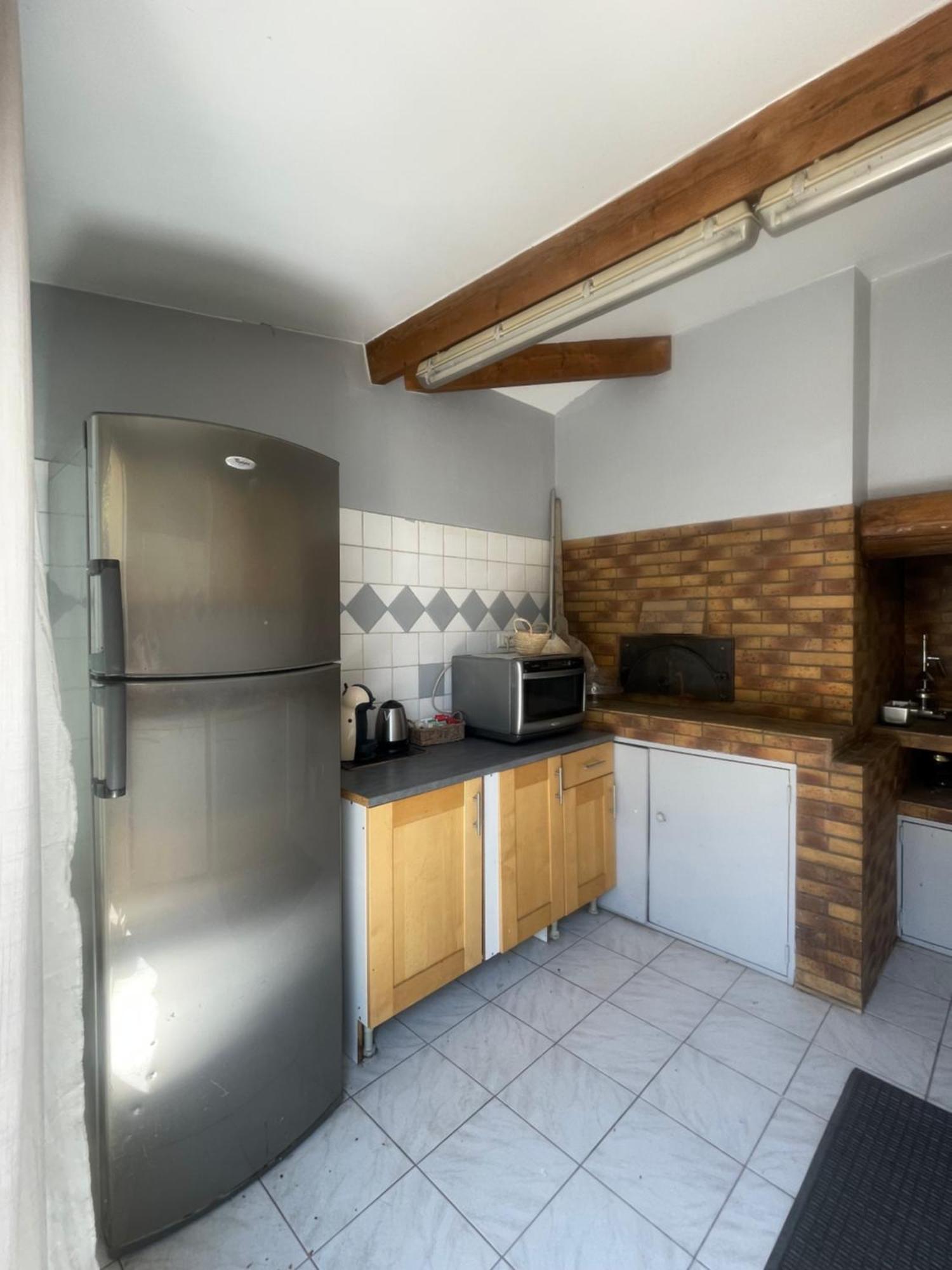 Chambre Prive Avec Piscine ,parking Et Cuisine Prive *