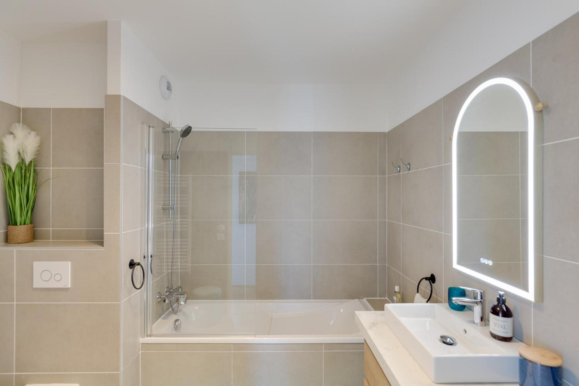 Apartment Luxe, Vue Et Parking Prive Marseille