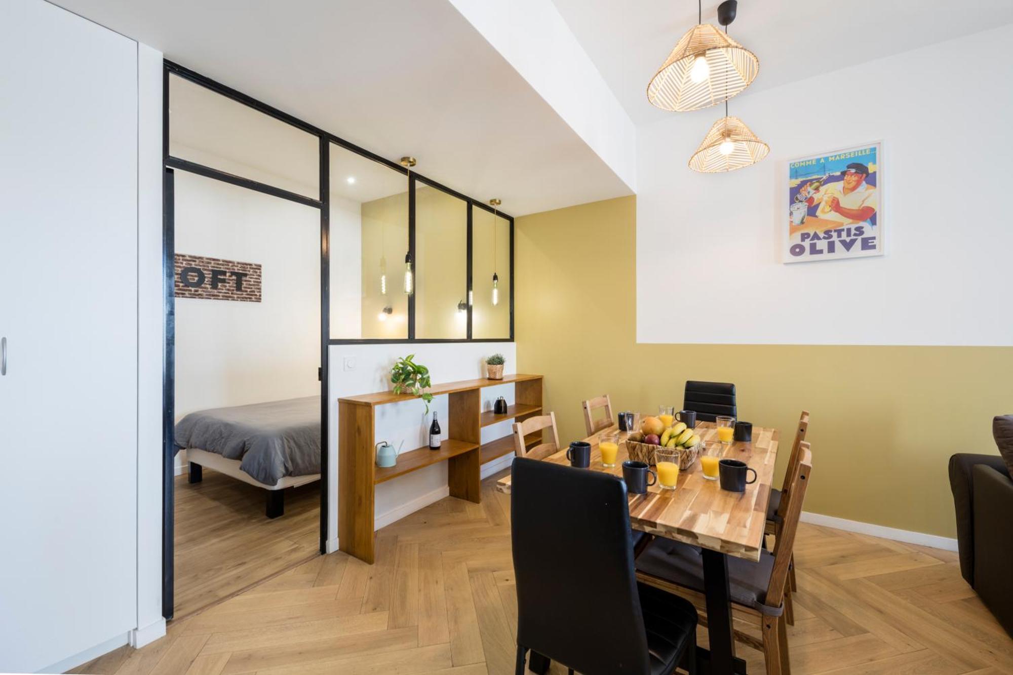 Desiree - Joliette - Saint Charles - Vieux Port Apartment