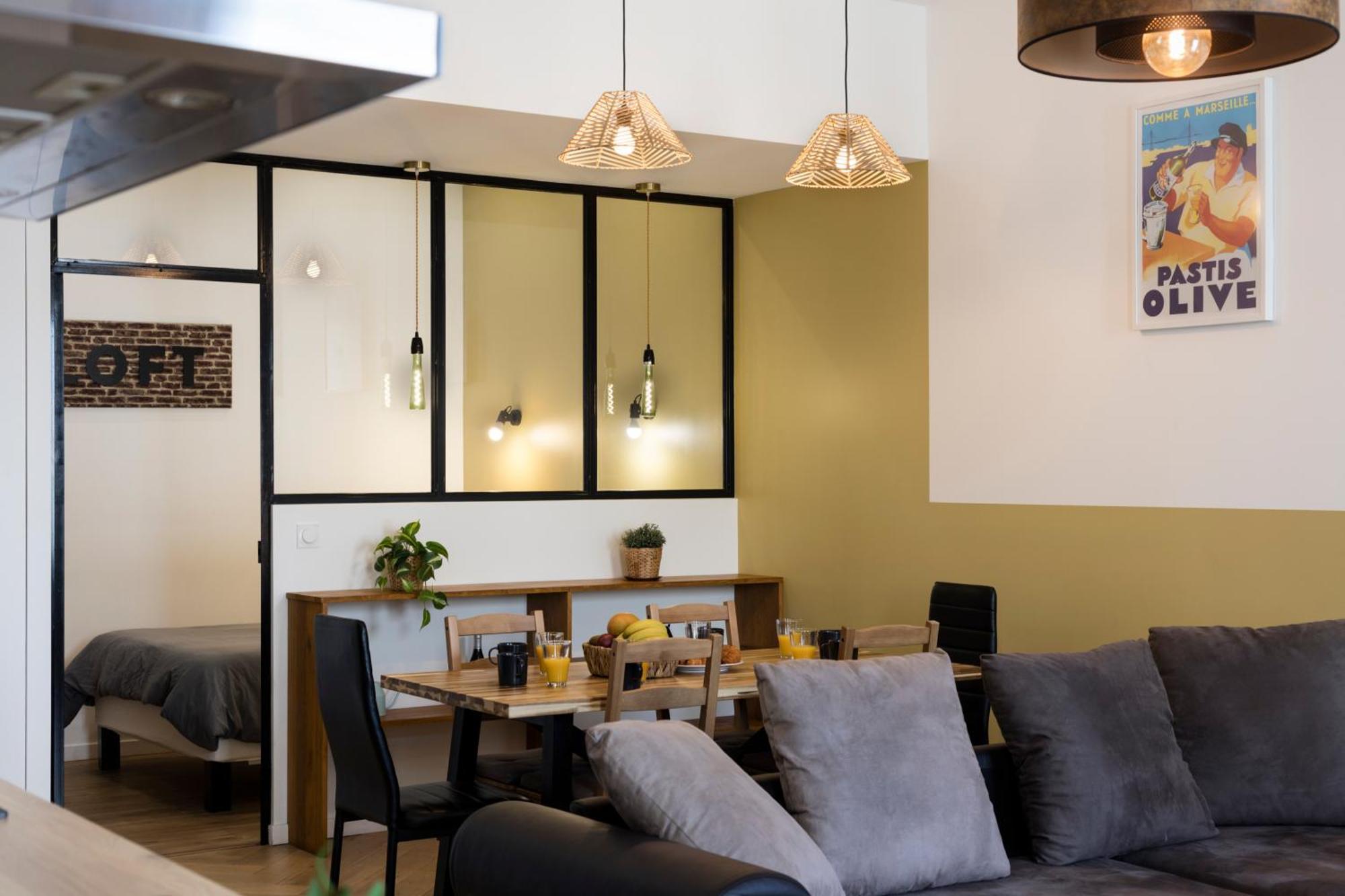 Desiree - Joliette - Saint Charles - Vieux Port Apartment