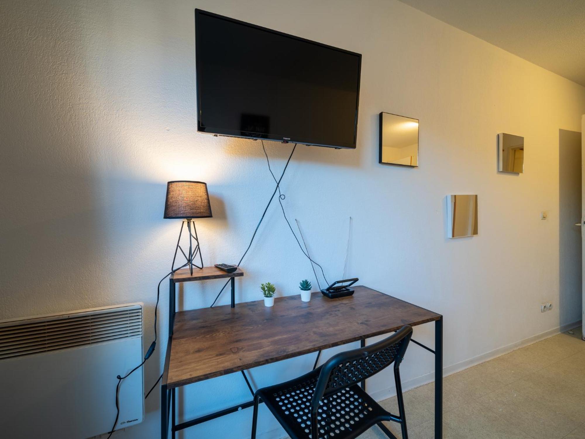 Grand Studio Tout équipe à 6min De St Charles Appartement *