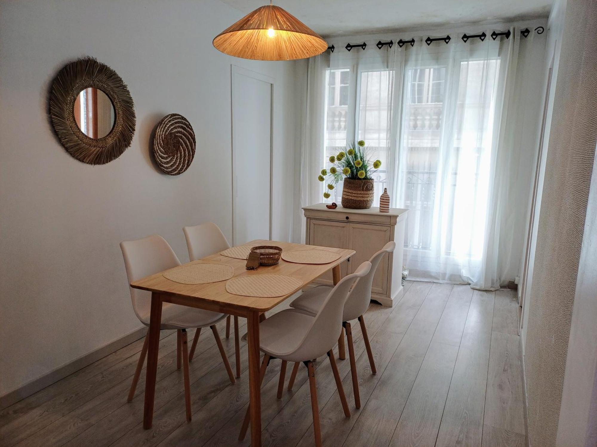 Apartment Apt-renove-chic-prefecture-coeur De *