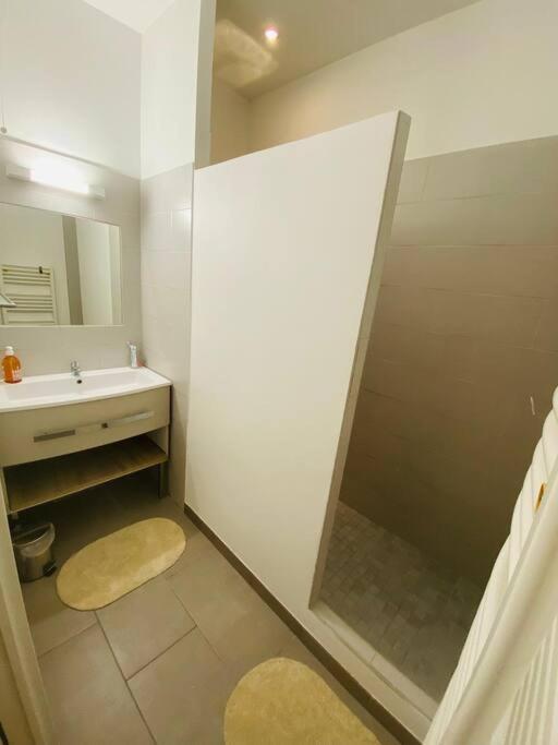 Votre Pied-a-terre A T3 Cosy A Deux Pas Du Vieux-port Apartment Marseilles