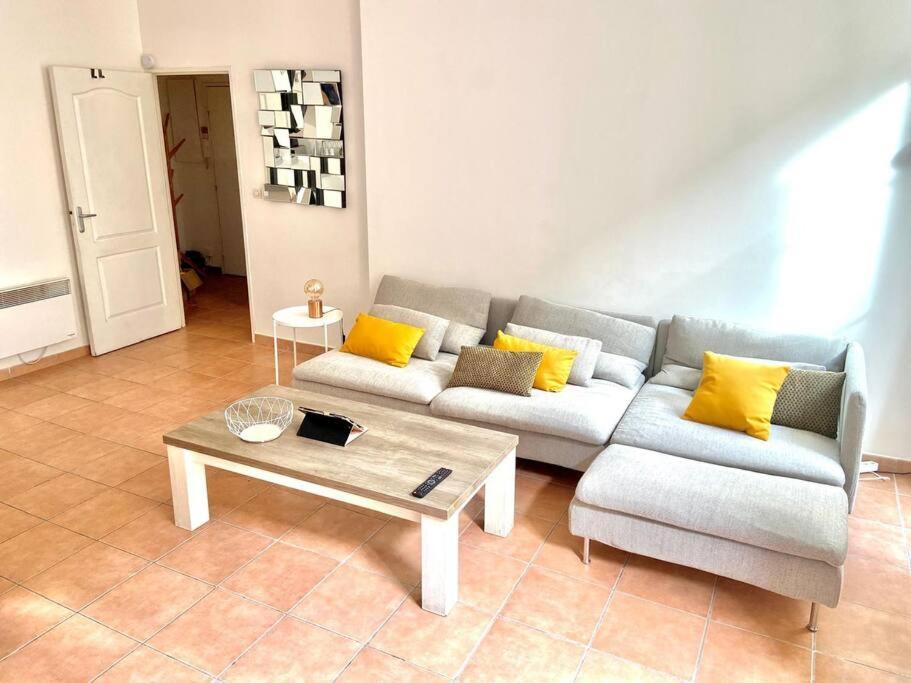 Votre Pied-a-terre A T3 Cosy A Deux Pas Du Vieux-port Marseilles