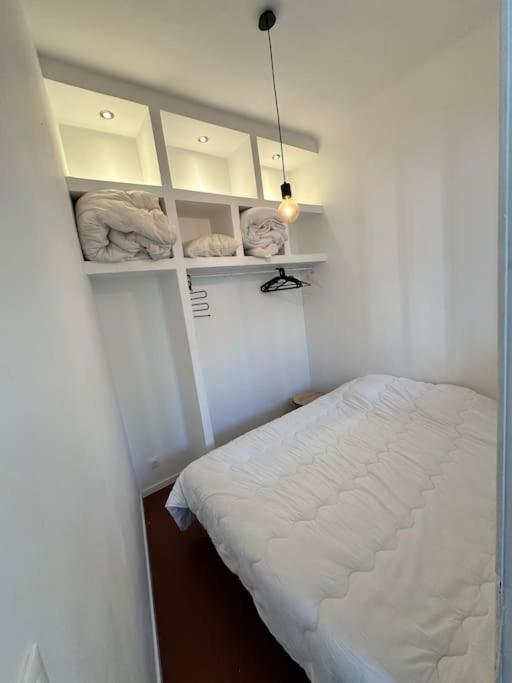 Mignon Petit Joliette Terrasse 2min Metro Apartment