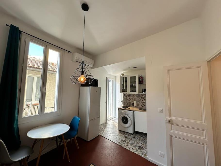 Mignon Petit Joliette Terrasse 2min Metro Marseille