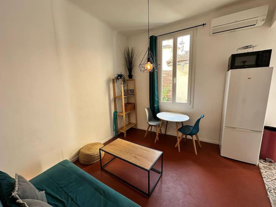 Apartment Mignon Petit Joliette Terrasse 2min Metro Marseille