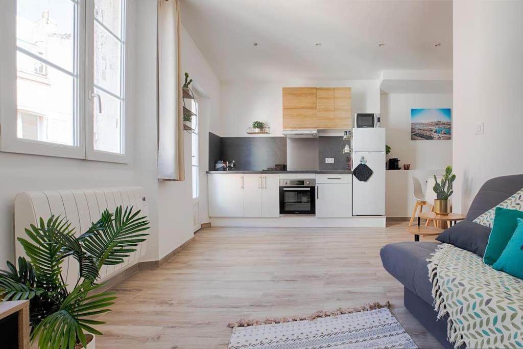 Joli T3 Avec Balcon - Gare St-charles A 50 M * Marselha