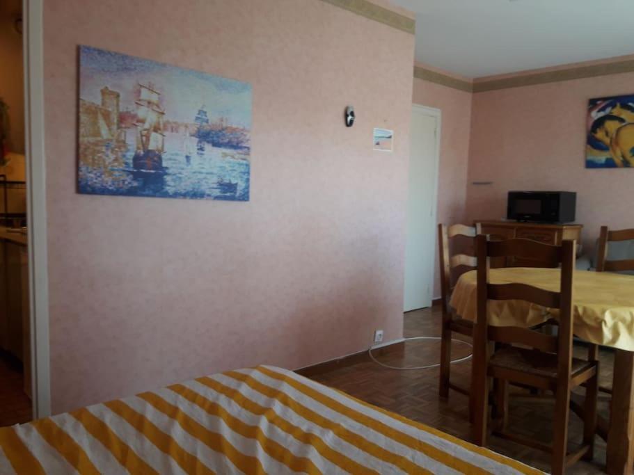 Apartment Avec Terrasse - Calme Et Soleil - Proche De La