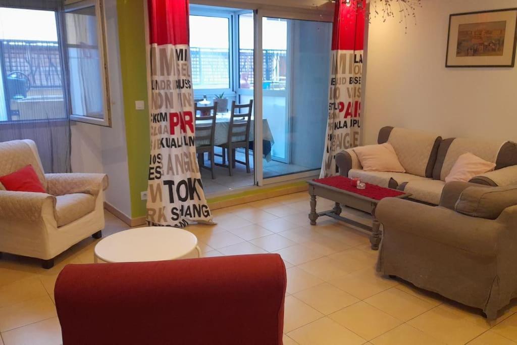 Apartment Centre Loc *