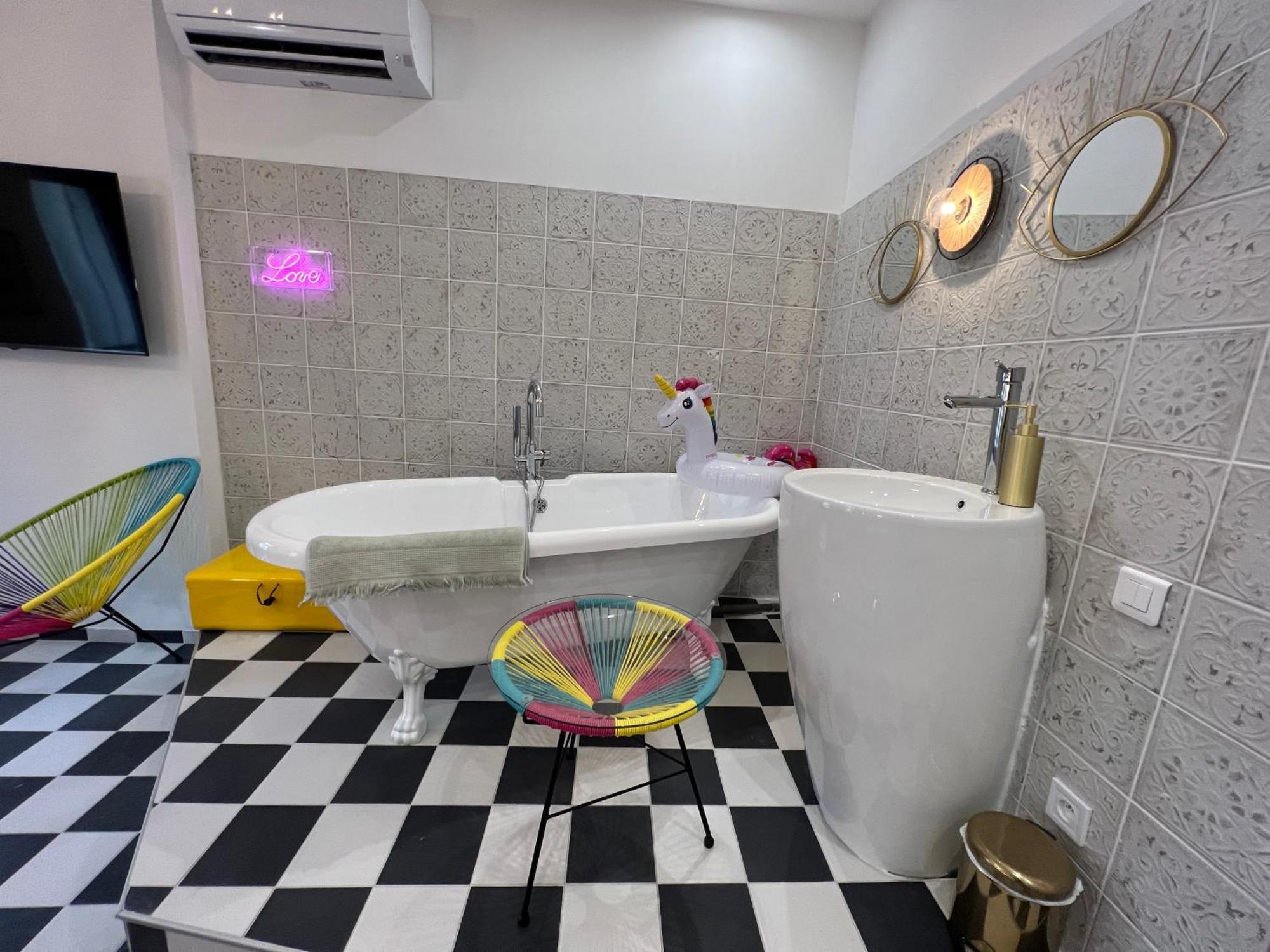 La Popart - Baignoire - Lit Rond *