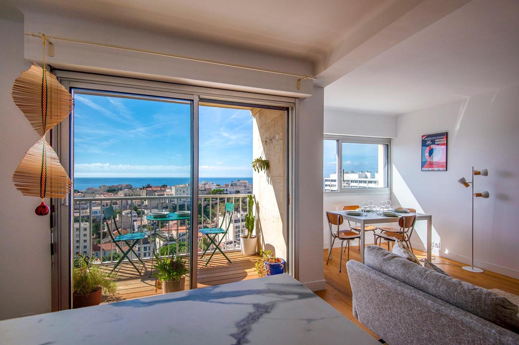 Sunny Flat With Sea View