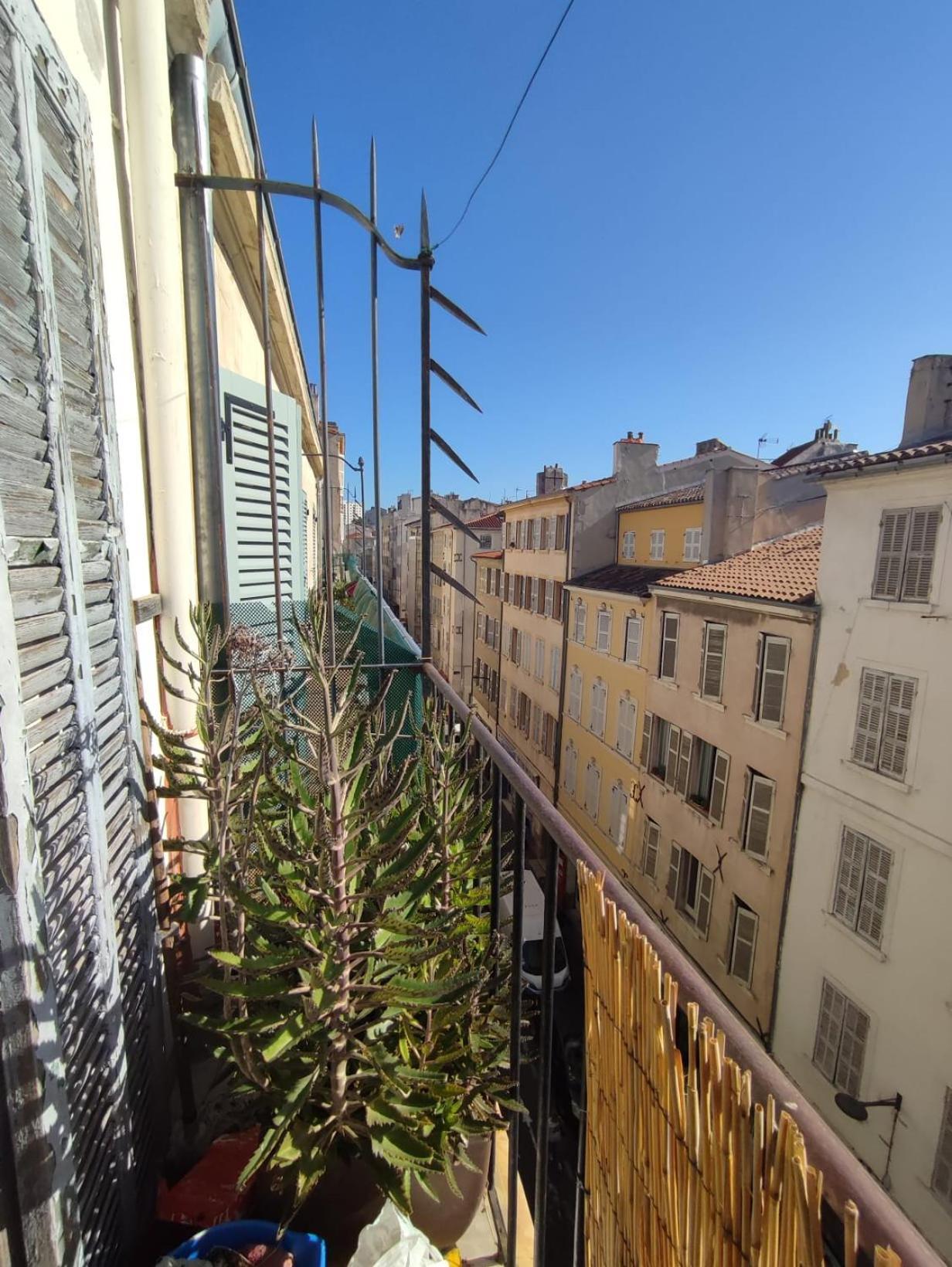 Sunny And Fully Furnished Duplex In Marseille