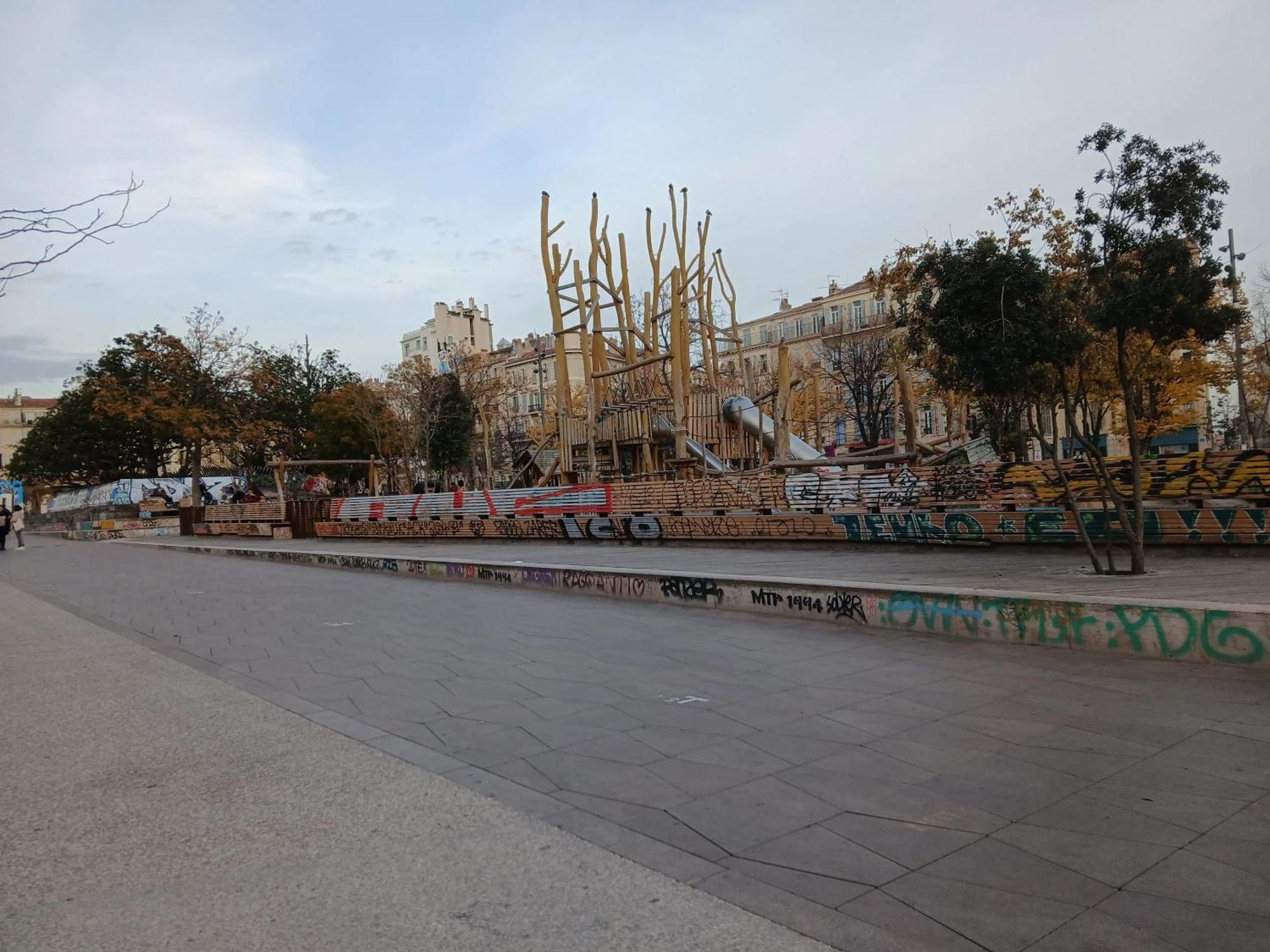 Spacieux Au Coeur De 90 M² Parking Inclus *
