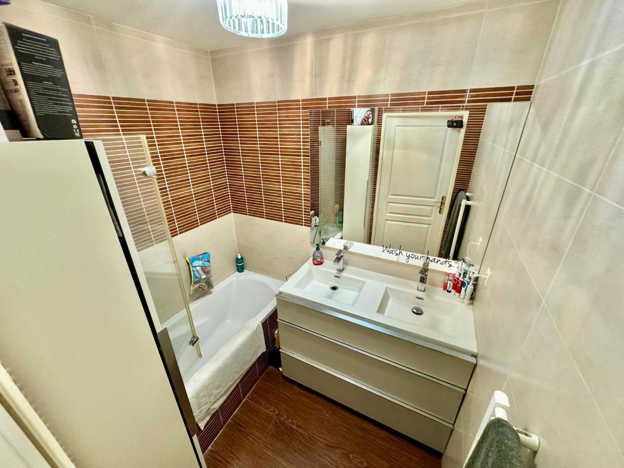 T4 Coeur St-giniez Et Parking En Ss-sol Apartamento