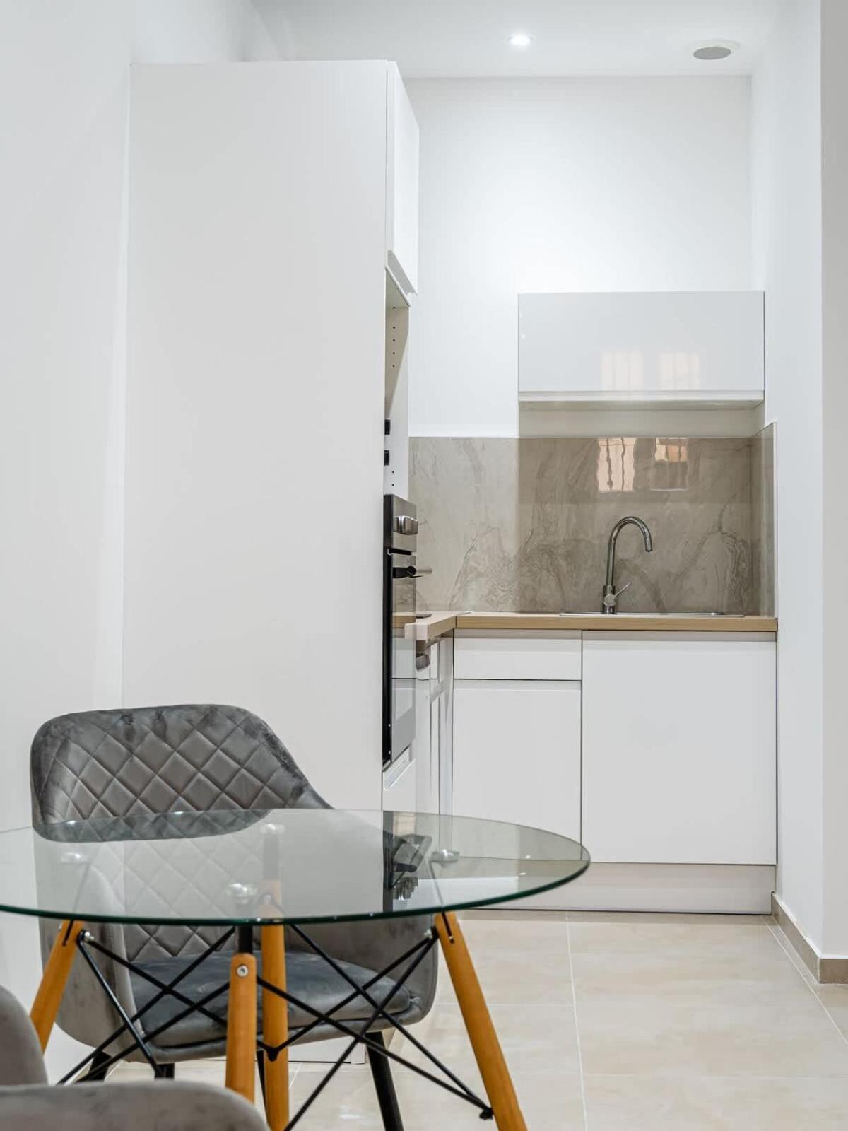 Fully-equipped In Panier Close To Business Area Joliette And Old-port *