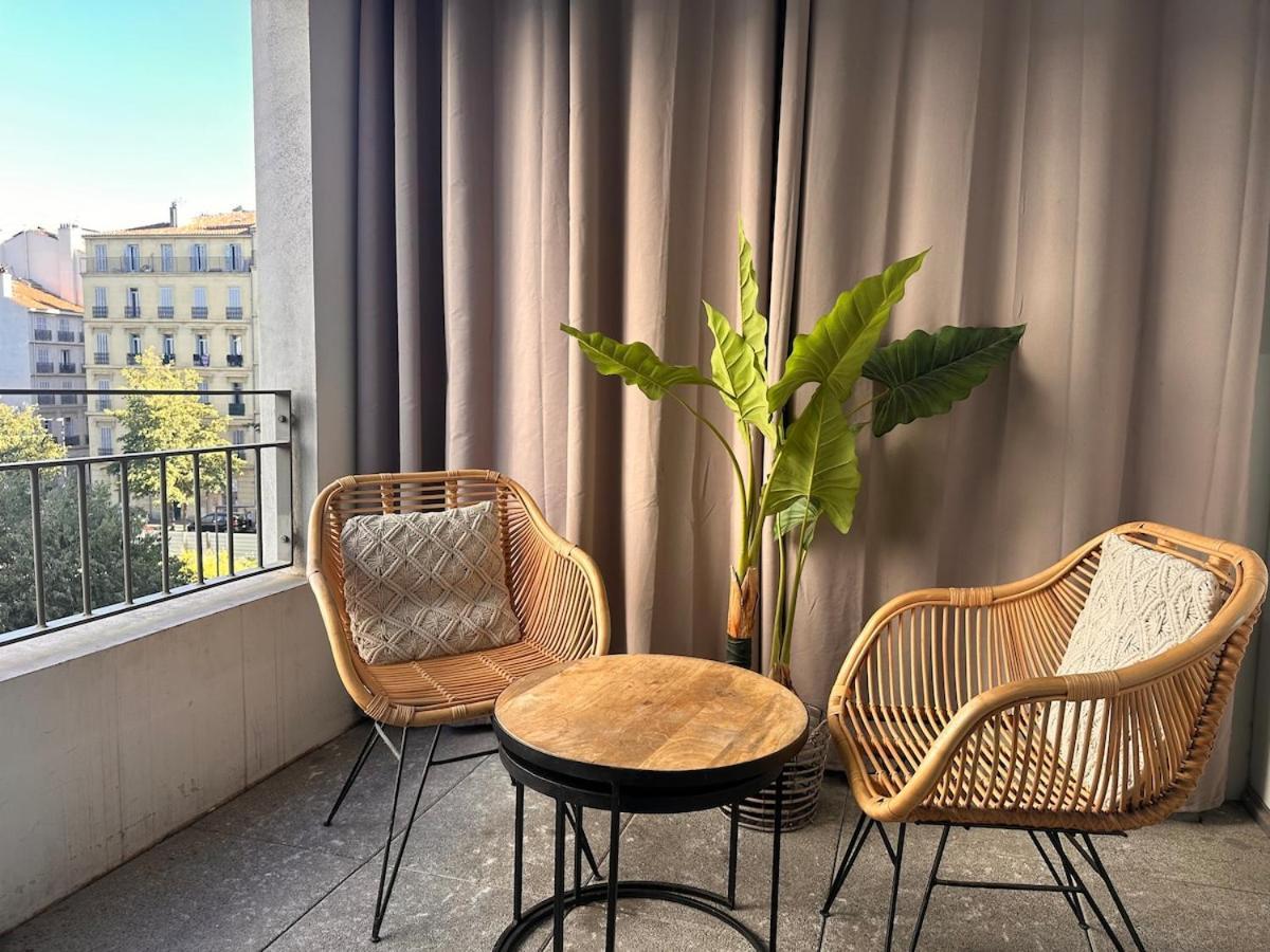 Aj - Stylish Pied-a-terre A La Joliette - Parking Apartamento Marselha