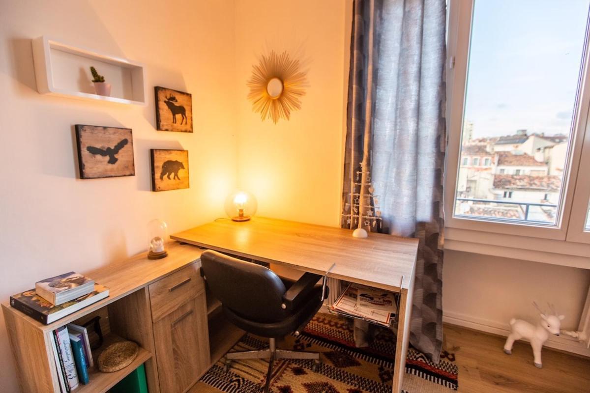 T2 Cosy, Vue Exceptionnelle, Hypercentre, 5mn Gare Marseilles